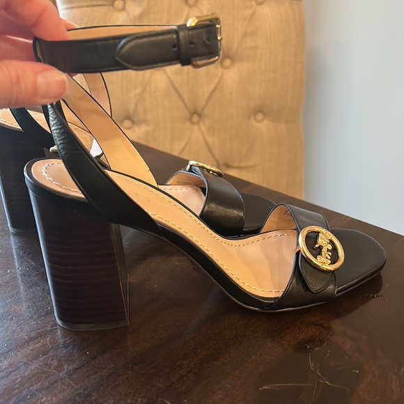 Coach Maddi sandal in unbelievably excellent condition! - Picture 15 of 16